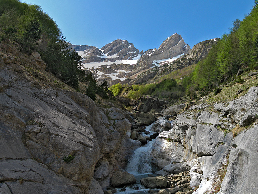 Valle de pineta, Inpirineos